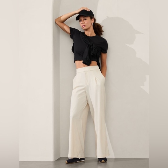 NWOT Athleta Pinnacle Bone Trouser Size 2. - Picture 2 of 9